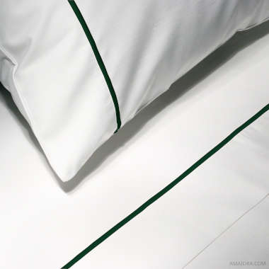 amaiora-oeko-tex-sheet-essentia-bourdon-percale-400-tc-white-with-green-embroidery