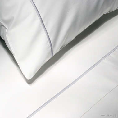 amaiora-oeko-tex-sheet-essentia-bourdon-percale-400-tc-white-with-grey-embroidery