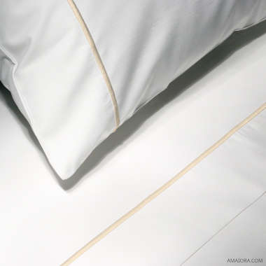 amaiora-oeko-tex-sheet-essentia-bourdon-percale-400-tc-white-with-sand-embroidery