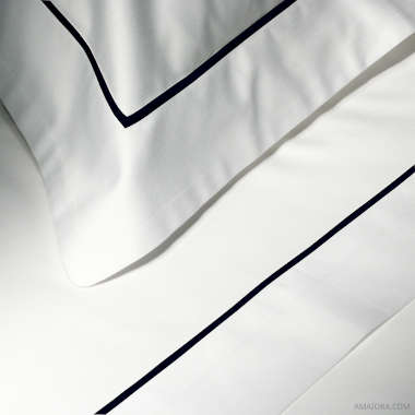 amaiora-oeko-tex-sheet-essentia-bourdon-sateen-600-white-navy
