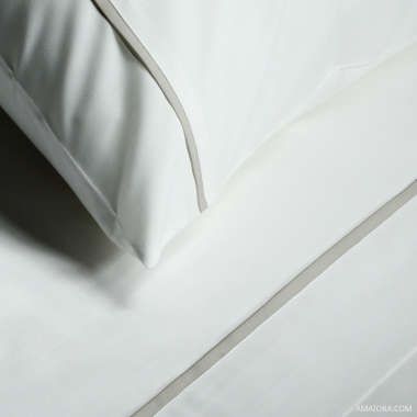 amaiora-oeko-tex-sheet-essentia-piping-percale-400-tc-white-with-silver