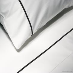 Percale Sheet Essentia Custom Bourdon | 400 TC | White with Embroidery in Black 