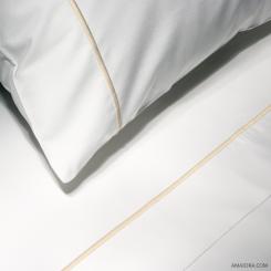 Percale Sheet Essentia Custom Bourdon | 400 TC | White with Embroidery in Sand 
