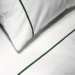 Completo Letto Essentia Custom Bourdon Percalle 400 TC Bianco con Ricamo in Verde Scuro 