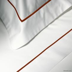 Completo Letto di Lusso | Essentia Custom Bourdon | Raso Angels Embrace | Bianco con Bourdon Terracotta 
