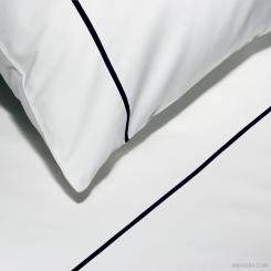 Duvet Cover Essentia Custom Bourdon | Percale 400 TC | White with Embroidery in Navy Blue 