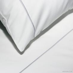Duvet Cover Essentia Custom Bourdon | Percale 400 TC | White with Embroidery in Light Grey 