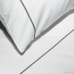 Duvet Cover Essentia Custom Bourdon | Percale 400 TC | White with Embroidery in Dark Grey 