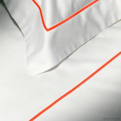 Duvet Cover Essentia Custom Bourdon | Sateen 600 TC | White with Embroidery in Reddish Orange 