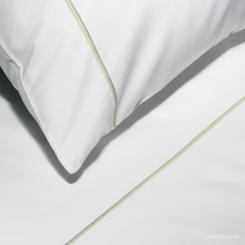 Duvet Cover Essentia Custom Bourdon | Percale 400 TC | White with Embroidery in Pale Light Green 