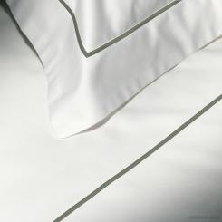 Duvet Cover Essentia Custom Bourdon | Sateen 600 TC | White with Embroidery in Military Green 